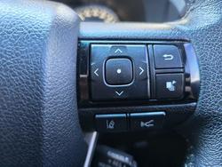 2023 Toyota Hilux SR5 (4x4)