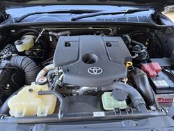 2023 Toyota Hilux SR5 (4x4)
