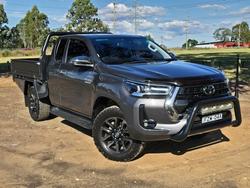 2023 Toyota Hilux SR5 (4x4)