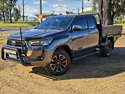 2023 Toyota Hilux SR5 (4x4)