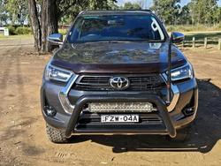 2023 Toyota Hilux SR5 (4x4)
