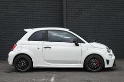 2022 Abarth 695 Competizione