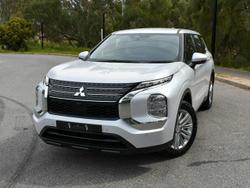 2022 Mitsubishi Outlander ES