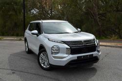 2022 Mitsubishi Outlander ES