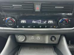 2025 Nissan X-TRAIL ST-L