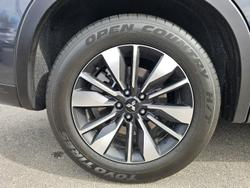 2025 Mitsubishi Outlander LS