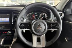 2024 Mitsubishi Pajero Sport GLX