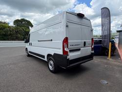 2025 Peugeot Boxer Pro Mid Roof LWB