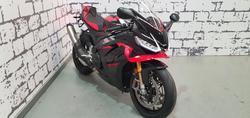 2025 Aprilia RSV4 1100 Factory RSV4 Black