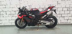 2025 Aprilia RSV4 1100 Factory RSV4 Black