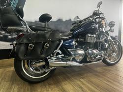 2010 Triumph THUNDERBIRD BLUE