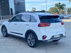 2022 Kia Niro Hybrid Sport