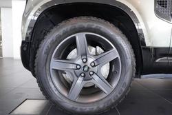 2024 Land Rover Defender 110 D350 X-Dynamic SE