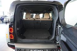 2024 Land Rover Defender 110 D350 X-Dynamic SE