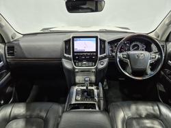 2018 Toyota Landcruiser Sahara VDJ200R 4X4 Dual Range White
