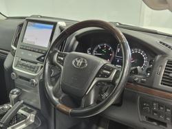 2018 Toyota Landcruiser Sahara VDJ200R 4X4 Dual Range White