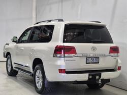 2018 Toyota Landcruiser Sahara VDJ200R 4X4 Dual Range White
