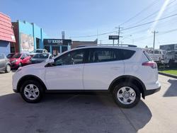 2018 Toyota RAV4 GX ASA44R AWD Glacier White