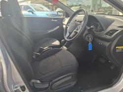 2014 Hyundai Accent Active