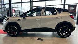 2025 Mitsubishi ASX Exceed XE MY25 Crystal White with Onyx Black Roof