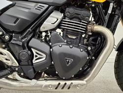 2026 Triumph SPEED 400 Yellow