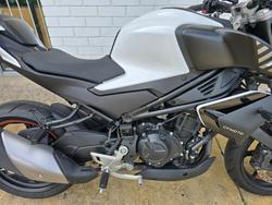 2024 CFMOTO 450 NK White