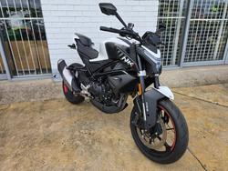 2024 CFMOTO 450 NK White