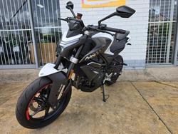 2024 CFMOTO 450 NK White