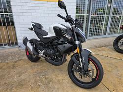 2024 CFMOTO 450 NK White