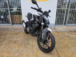 2024 CFMOTO 450 NK White