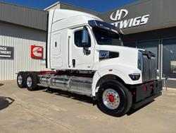 2025 Western Star 48X White