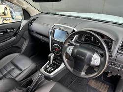 2020 Isuzu MU-X LS-T