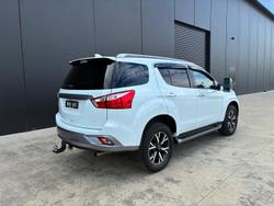 2020 Isuzu MU-X LS-T