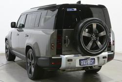 2023 Land Rover Defender 130 P400 SE