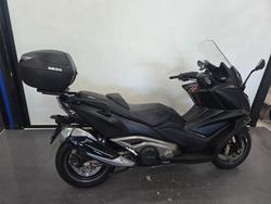 Kymco AK 550