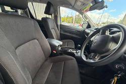 2023 Toyota Hilux SR