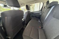 2023 Toyota Hilux SR