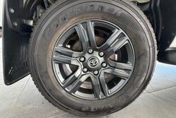 2023 Toyota Hilux SR