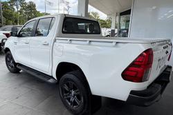 2023 Toyota Hilux SR