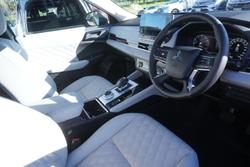 2023 Mitsubishi Outlander Exceed