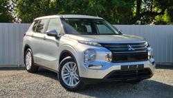 2024 Mitsubishi Outlander ES