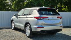 2024 Mitsubishi Outlander ES