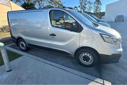 2025 Renault Trafic Pro X82 MY26 Highland Grey (KQA)