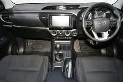2025 Toyota Hilux SR