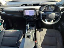 2023 Toyota Hilux SR5