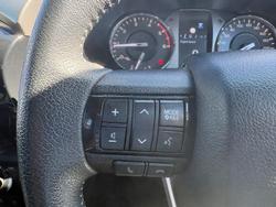 2023 Toyota Hilux SR5