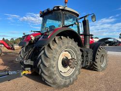 2015 Massey Ferguson 8737