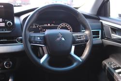 2022 Mitsubishi Outlander LS