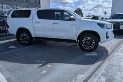 2021 Toyota Hilux SR5