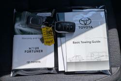 2021 Toyota Hilux SR5